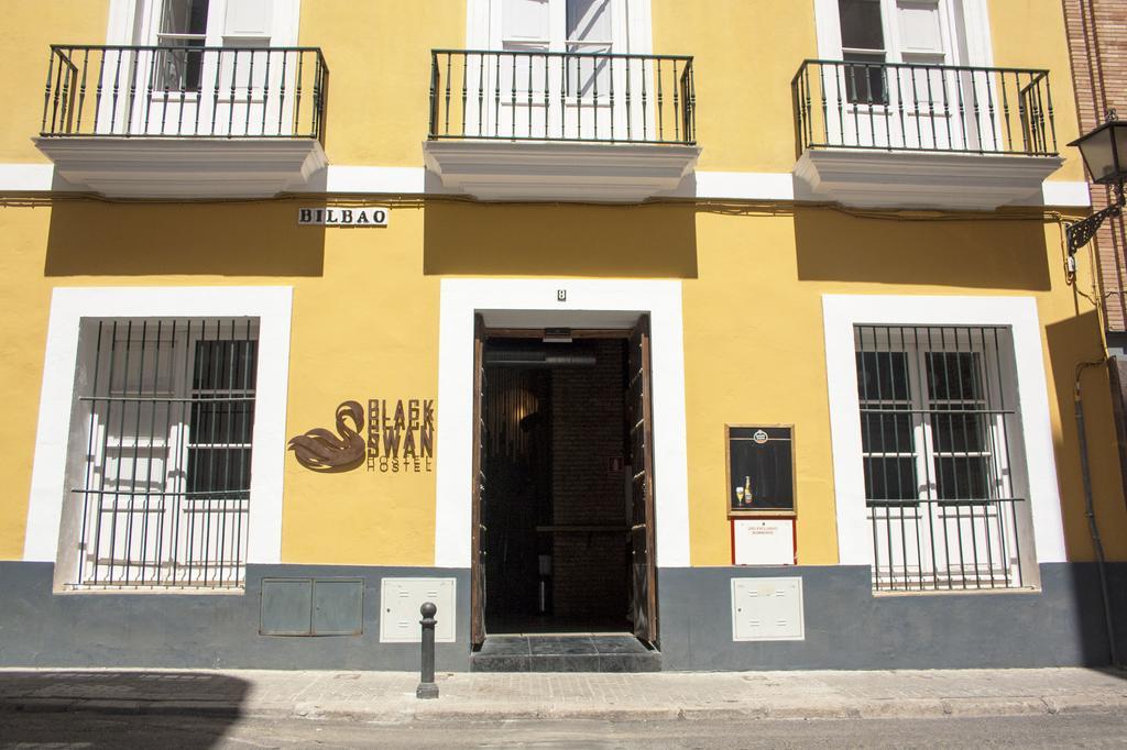 Black Swan Hostel Sevilla Exterior foto